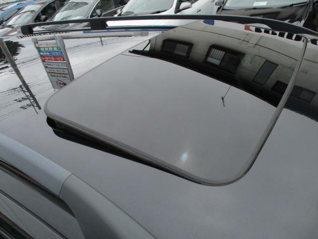 AWD 保証書&取説完備/修復歴無/後期型/4WD/ターボ/車検・2年付/走行・7.6万km/ブラックM/サンルーフ/本革シート/シートヒーター/純正16AW/HID/キーレス/MTモード/PVガラス(6枚目)