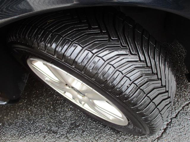 AWD 保証書&取説完備/修復歴無/後期型/4WD/ターボ/車検・2年付/走行・7.6万km/ブラックM/サンルーフ/本革シート/シートヒーター/純正16AW/HID/キーレス/MTモード/PVガラス(20枚目)