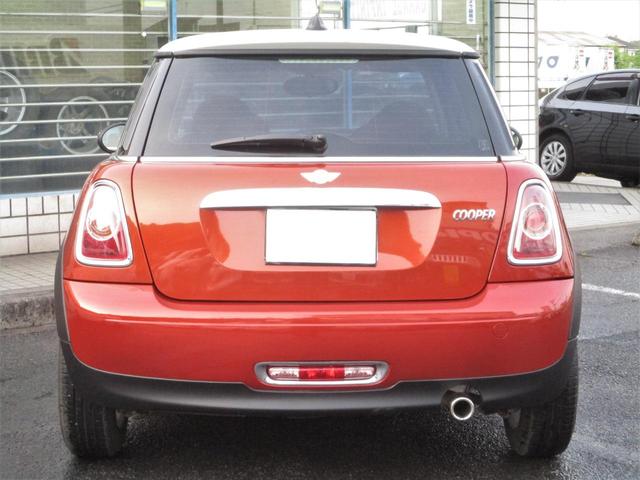 ＭＩＮＩ クーパー　／後期型／走行距離６１，０００ｋｍ／純正１５ＡＷ／フォグ／ＡＵＴＯエアコン／本革巻ステア／マニュアルモード／純正オーディオ／ＡＵＸ接続可／ＥＴＣ／キーレス／プッシュスタート／タイミングチェーン（50枚目）