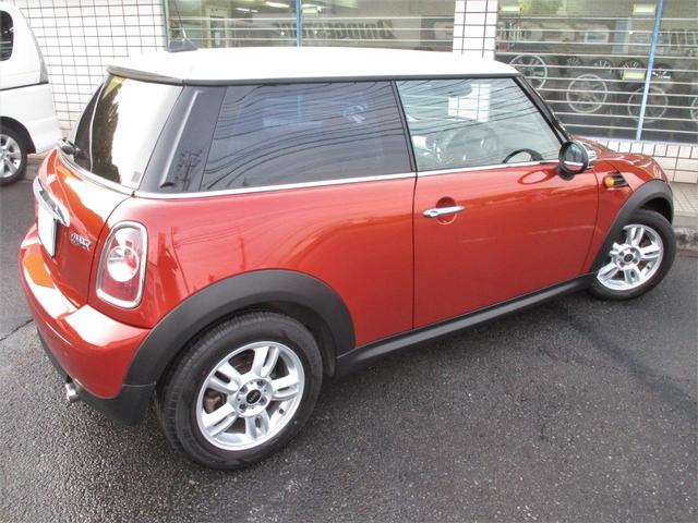 ＭＩＮＩ クーパー　／後期型／走行距離６１，０００ｋｍ／純正１５ＡＷ／フォグ／ＡＵＴＯエアコン／本革巻ステア／マニュアルモード／純正オーディオ／ＡＵＸ接続可／ＥＴＣ／キーレス／プッシュスタート／タイミングチェーン（51枚目）