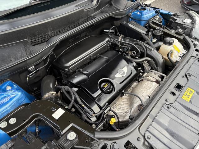 ＭＩＮＩ クーパーＳ　クロスオーバー　／保証書＆取説完備／修復歴無／６ＭＴ／ターボ／車検：２年付／走行７９，０００ｋｍ／純正１７ＡＷ／プロジェクターヘッドライト（ＨＩＤ）／本革巻ステア／ＡＵＴＯエアコン／ＡＵＸ接続／ＥＴＣ／Ｔチェーン（40枚目）