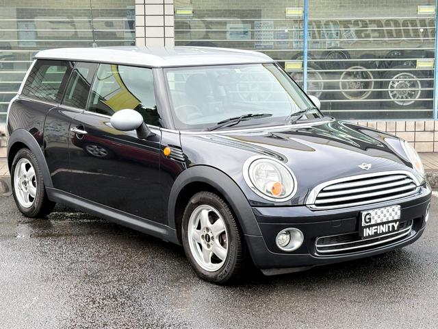 ＭＩＮＩ クーパー　クラブマン　／記録簿／走行距離３９０００ｋｍ／車検：２年付／社外ナビ／ワンセグ／ＥＴＣ／本革巻ステアリング／パドルシフト／ＡＵＴＯエアコン／マニュアルモード／タイミングチェーン（11枚目）