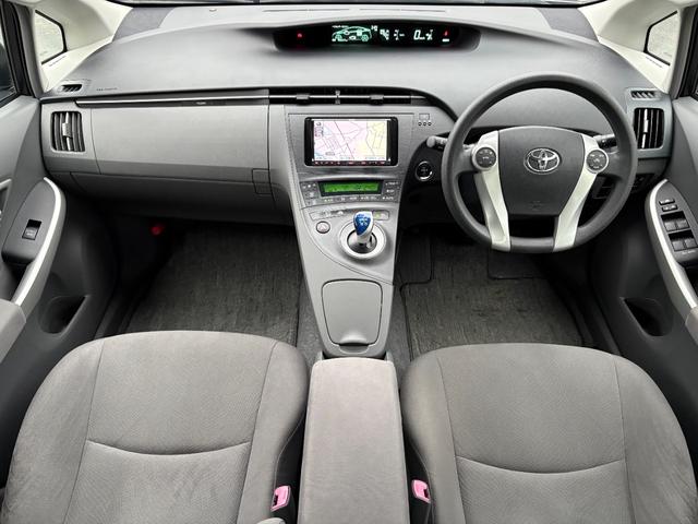 プリウス Ｓ　／寒冷地仕様車／車検：２年付／イクリプスナビ／Ｂｌｕｅｔｏｏｔｈ接続／フルセグ視聴／ＤＶＤ再生／ミュージックサーバー／社外１５ＡＷ／スマートキー／ＡＵＴＯエアコン／タイミングチェーン（6枚目）