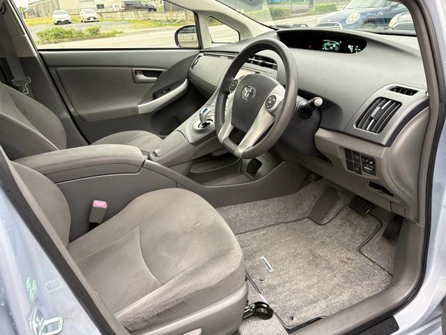 プリウス Ｓ　／寒冷地仕様車／車検：２年付／イクリプスナビ／Ｂｌｕｅｔｏｏｔｈ接続／フルセグ視聴／ＤＶＤ再生／ミュージックサーバー／社外１５ＡＷ／スマートキー／ＡＵＴＯエアコン／タイミングチェーン（7枚目）