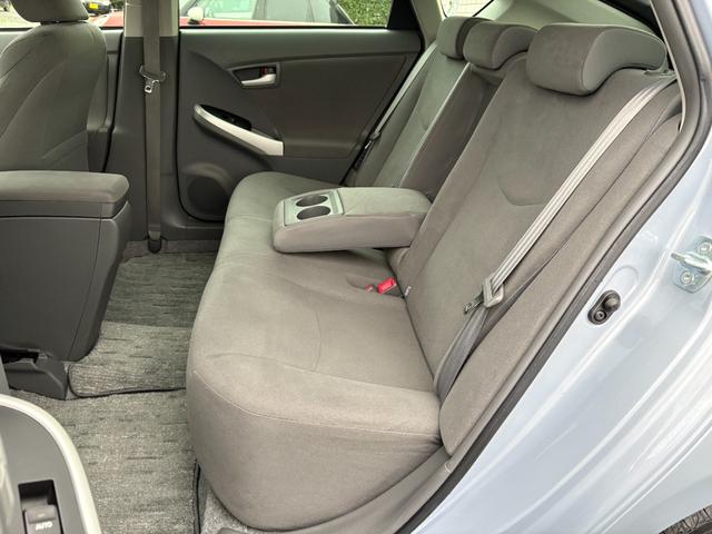 プリウス Ｓ　／寒冷地仕様車／車検：２年付／イクリプスナビ／Ｂｌｕｅｔｏｏｔｈ接続／フルセグ視聴／ＤＶＤ再生／ミュージックサーバー／社外１５ＡＷ／スマートキー／ＡＵＴＯエアコン／タイミングチェーン（9枚目）
