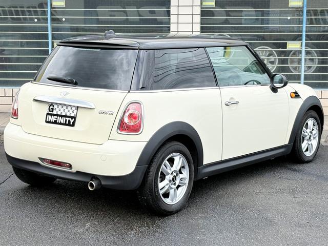 MINI クーパー /6MT/後期型/車検:2年付/純正15インチアルミホイール/フロント&リアフォグ/本革巻ステア/AUTOエアコン/純正オーディオ/AUX接続/キーレス/タイミングチェーン(15枚目)