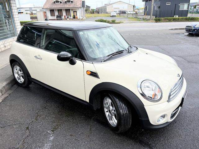 MINI クーパー /6MT/後期型/車検:2年付/純正15インチアルミホイール/フロント&リアフォグ/本革巻ステア/AUTOエアコン/純正オーディオ/AUX接続/キーレス/タイミングチェーン(46枚目)