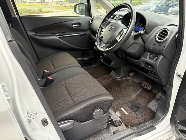 デイズ ハイウェイスター Gターボ /後期型/車検:2年付/走行距離:53000km/アラウンドビューモニター/専用15インチアルミホイール/HIDヘッドライト/フロントフォグ/ETC/スマキー/革巻ステア/AUTOエアコン/Tチェーン(7枚目)