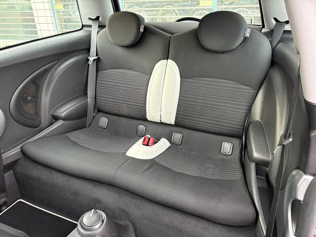 ＭＩＮＩ ５０　カムデン　／ＭＩＮＩ５０周年特別仕様車／車検：２年付／走行：７５０００ｋｍ／専用１７ＡＷ／専用クロスレザーシート／ハーマンカードンオーディオ／プロジェクターヘッドライト（ＨＩＤ）／タイミングチェーン（8枚目）