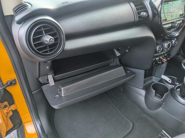 MINI ワン /車検:2年付/走行:78000km/ドライブレコーダー/純正ナビ/バックカメラ/Bluetooth/フルセグTV/社外16インチアルミホイール/フロントフォグランプ/ETC/MTモード/Tチェーン(31枚目)