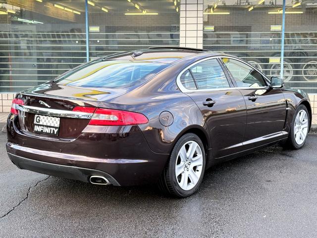 XF 3.0プレミアムラグジュアリー /走行距離51000km/車検:2年付/サンルーフ/本革電動シート/シートヒーター&エアコン/ステアリングヒーター/純正ナビ/バックカメラ/ETC/スマートキー/パドルシフト/純正18AW/HID(14枚目)