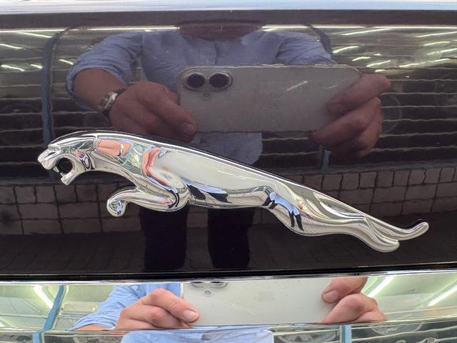 XF 3.0プレミアムラグジュアリー /走行距離51000km/車検:2年付/サンルーフ/本革電動シート/シートヒーター&エアコン/ステアリングヒーター/純正ナビ/バックカメラ/ETC/スマートキー/パドルシフト/純正18AW/HID(38枚目)