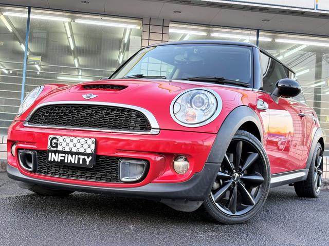 MINI クーパーS /後期型/ターボ/走行61000km/前後ドライブレコーダー/supersprintマフラー/純正17AW/プロジェクターHID/社外D型革巻ステアリング/パドルシフト/タイミングチェーン(5枚目)