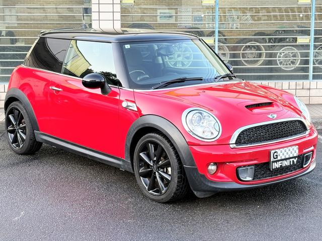 MINI クーパーS /後期型/ターボ/走行61000km/前後ドライブレコーダー/supersprintマフラー/純正17AW/プロジェクターHID/社外D型革巻ステアリング/パドルシフト/タイミングチェーン(11枚目)
