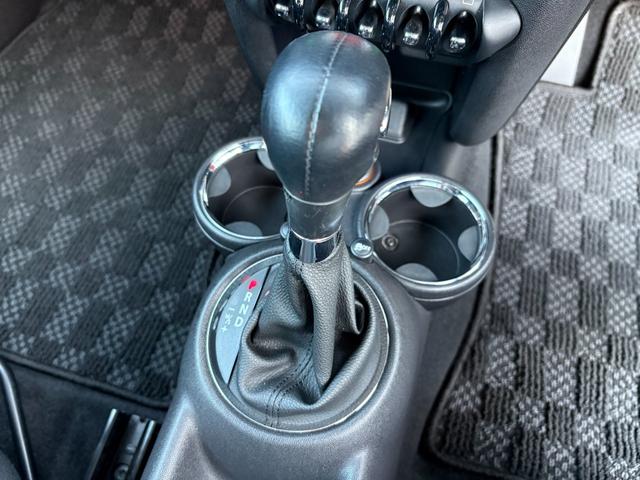 MINI クーパーS /後期型/ターボ/走行61000km/前後ドライブレコーダー/supersprintマフラー/純正17AW/プロジェクターHID/社外D型革巻ステアリング/パドルシフト/タイミングチェーン(29枚目)