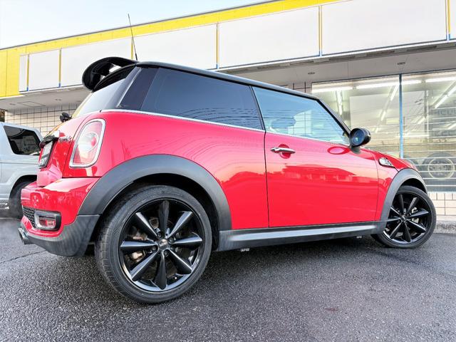 MINI クーパーS /後期型/ターボ/走行61000km/前後ドライブレコーダー/supersprintマフラー/純正17AW/プロジェクターHID/社外D型革巻ステアリング/パドルシフト/タイミングチェーン(52枚目)