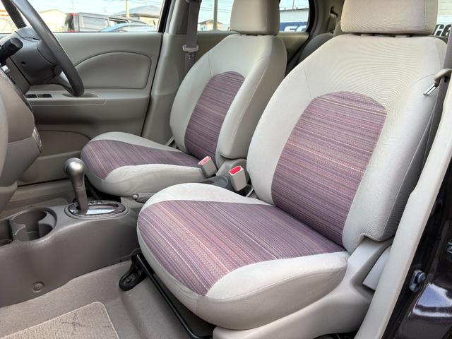 助手席のシートもキレイな状態です♪シートの質感も良く座り心地もとても良いのでリラックスしてお座り頂けます♪
