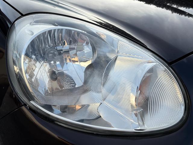 ヘッドライトはクリアでキレイな状態です♪ＬＥＤヘッドライトバルブですのでハロゲンタイプよりも明るく夜間の視界も良好です♪