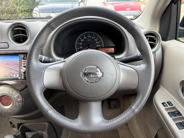 ボレロ専用本革巻きステアリングには目立つ擦れやキズ等もなくとてもキレイな状態です♪手になじみ握りやすく操作もしやすいです♪