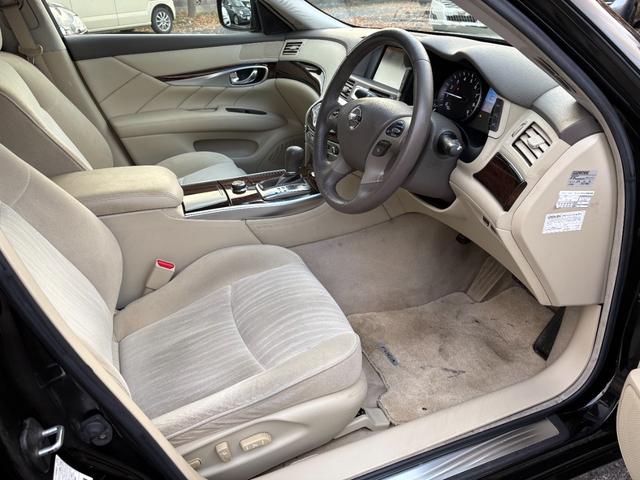 フーガ ２５０ＧＴ　／衝突被害軽減ブレーキ／レーダークルーズコントロール／電動シート／助手席オットマン電動シート／純ナビ／サイド＋バックカメラ／Ｂｌｕｅｔｏｏｔｈ／フルセグ／１８ＡＷ／ＨＩＤ／ＥＴＣ／スマキー／Ｔチェーン（8枚目）