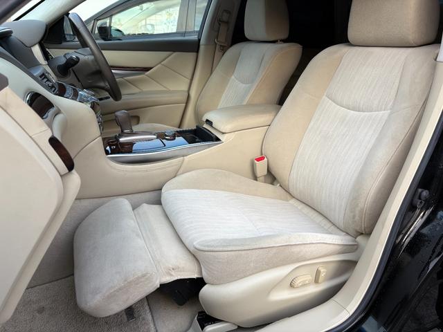 フーガ ２５０ＧＴ　／衝突被害軽減ブレーキ／レーダークルーズコントロール／電動シート／助手席オットマン電動シート／純ナビ／サイド＋バックカメラ／Ｂｌｕｅｔｏｏｔｈ／フルセグ／１８ＡＷ／ＨＩＤ／ＥＴＣ／スマキー／Ｔチェーン（9枚目）