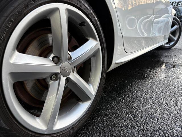 Ａ４アバント １．８ＴＦＳＩ　／車検：２年付／走行：７６０００ｋｍ／専用ハーフレザー電動シート／専用１８ＡＷ／純正ナビ／バックカメラ／フルセグ／ＨＩＤ／ＥＴＣ／Ｔチェーン（16枚目）