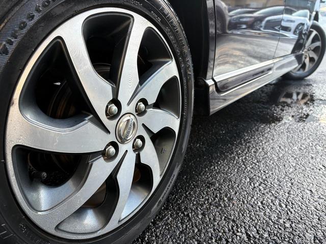 �����P�S�C���`�A���~�z�C�[������������Ă���܂���z�C�[���ɂ̓K���L�Y��u���[�L�_�X�g��������Ȃ��ƂĂ��L���C�ȏ�ԂƂȂ��Ă���܂���