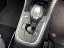 シフトはシンプルなデザインで握りやすく操作もしやすいです♪マニュアルモードも搭載されておりますのでスポーティーな走行もお楽しみ頂けます♪