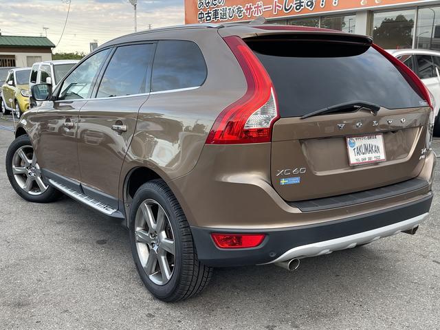 ＸＣ６０ Ｔ６　ＡＷＤ　Ｒデザイン　４ＷＤ　ヒーター付電動革シート　バックカメラ　ＥＴＣ　　電動リアゲート　　ドラレコ　純正アルミ（50枚目）