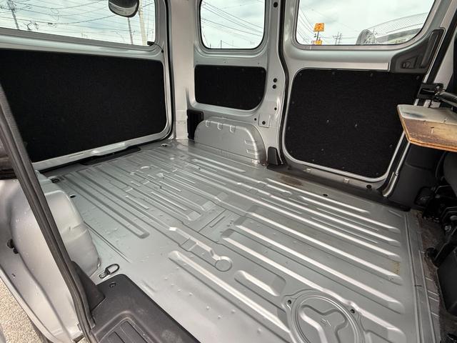 ＮＶ２００バネットバン ＤＸ　プレミア社１年保証付　５ＭＴ　バックカメラ　ナビ　地デジＴＶ　両側スライドドア（6枚目）