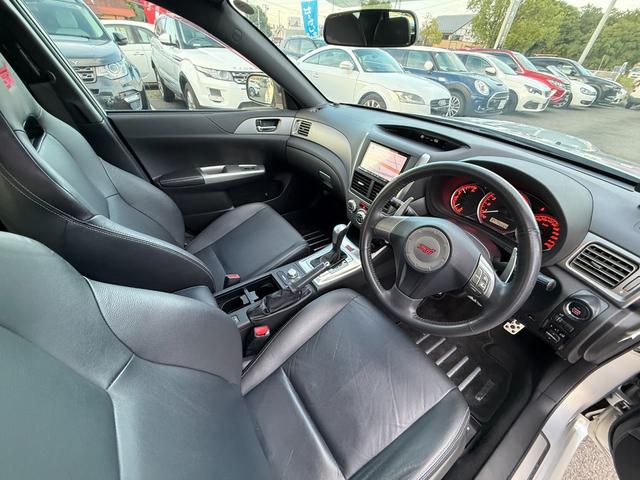 インプレッサ ＷＲＸ　ＳＴＩ　Ａライン　プレミア社１年保証付　４ＷＤ　ヒーター付パワーシート　バックカメラ　ＥＴＣ　スマートキー　ナビ　ＴＶ（32枚目）