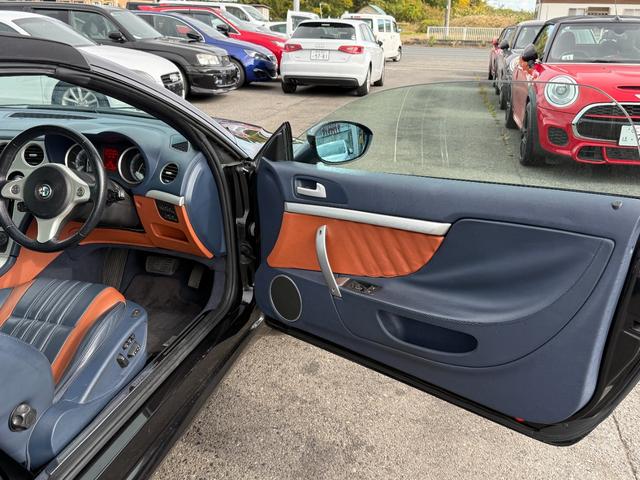 アルファスパイダー ヒーター付パワーレザーシート バックカメラ ETC ドラレコ ナビ TV(25枚目)