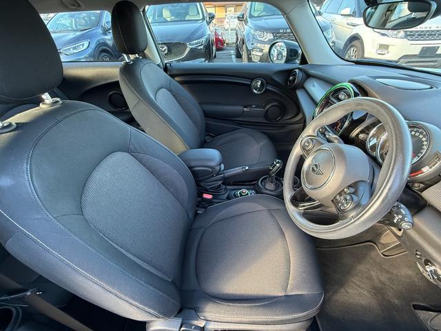 MINI クーパー ワンオーナー 禁煙車 純正ナビ バックカメラ ETC ドラレコ(5枚目)