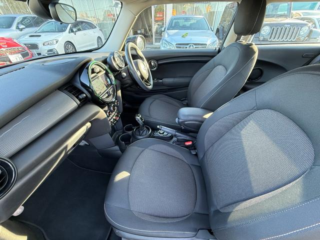 MINI クーパー ワンオーナー 禁煙車 純正ナビ バックカメラ ETC ドラレコ(17枚目)