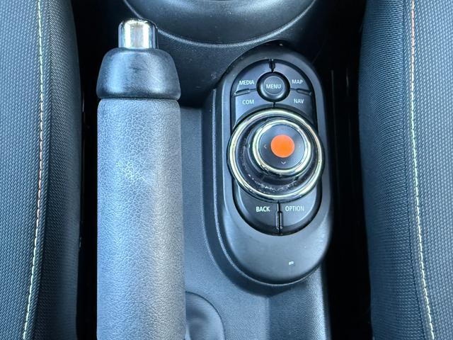 MINI クーパー ワンオーナー 禁煙車 純正ナビ バックカメラ ETC ドラレコ(27枚目)
