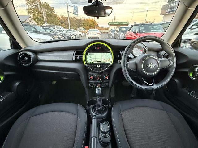 ＭＩＮＩ クーパーＤ　ＥＴＣ　ナビ　スマートキー　Ｂｌｕｅｔｏｏｔｈ　ディーゼル（4枚目）