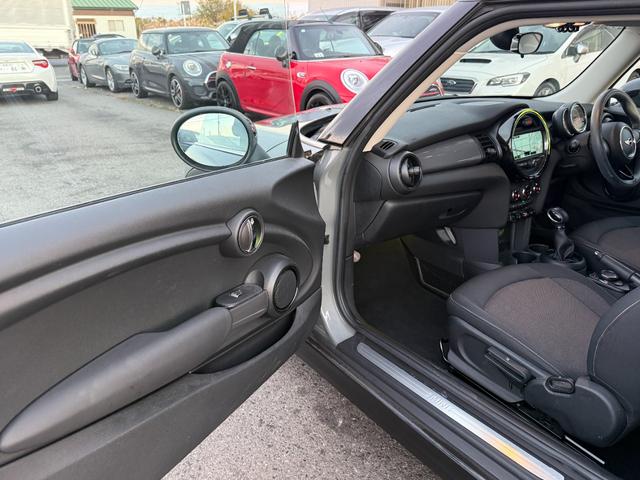 ＭＩＮＩ クーパーＤ　ＥＴＣ　ナビ　スマートキー　Ｂｌｕｅｔｏｏｔｈ　ディーゼル（32枚目）