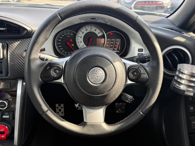 86 GT 6MT プレミア社1年保証付 ETC ドラレコ前後 スマートキー(18枚目)