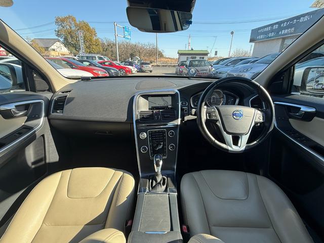 ＸＣ６０ Ｄ４　ＳＥ　プレミア社１年保証付　ヒーター付パワーレザーシート　バックカメラ　ＥＴＣ　スマートキー　ディーゼル（4枚目）