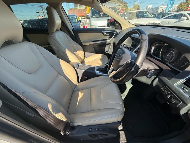ＸＣ６０ Ｄ４　ＳＥ　プレミア社１年保証付　ヒーター付パワーレザーシート　バックカメラ　ＥＴＣ　スマートキー　ディーゼル（5枚目）