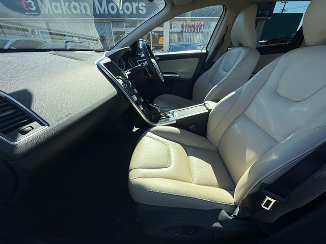 ＸＣ６０ Ｄ４　ＳＥ　プレミア社１年保証付　ヒーター付パワーレザーシート　バックカメラ　ＥＴＣ　スマートキー　ディーゼル（17枚目）