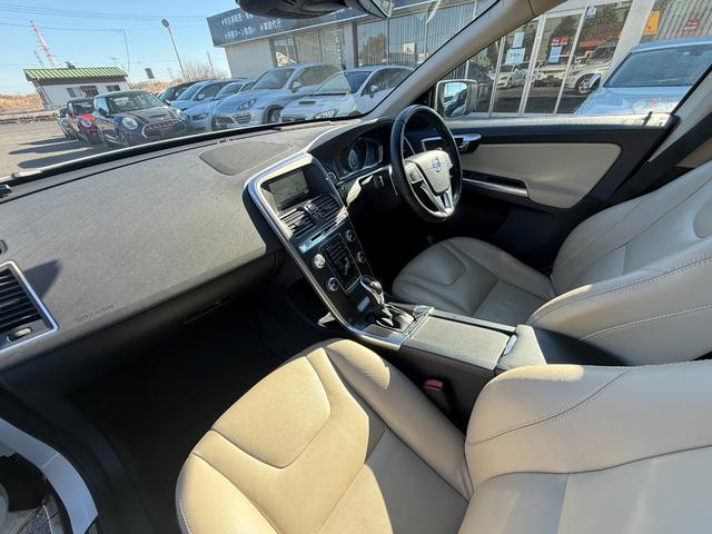 ＸＣ６０ Ｄ４　ＳＥ　プレミア社１年保証付　ヒーター付パワーレザーシート　バックカメラ　ＥＴＣ　スマートキー　ディーゼル（32枚目）