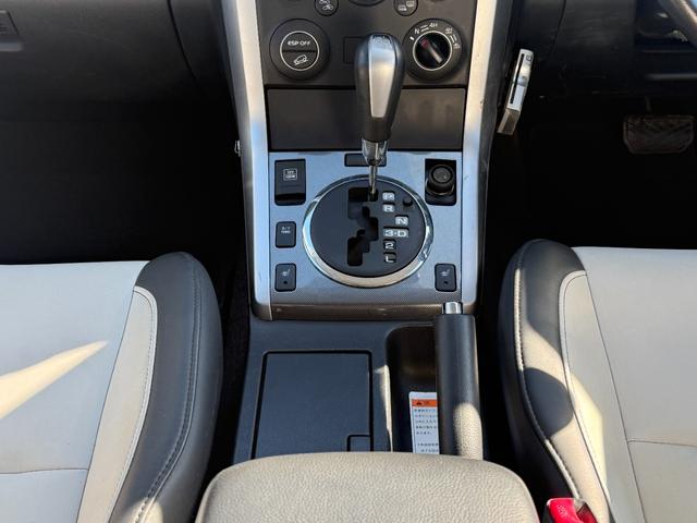 エスクード ２．４ヘリーハンセン　リミテッド　４ＷＤ　ヒーター付レザーシート　ＥＴＣ　サンルーフ（24枚目）