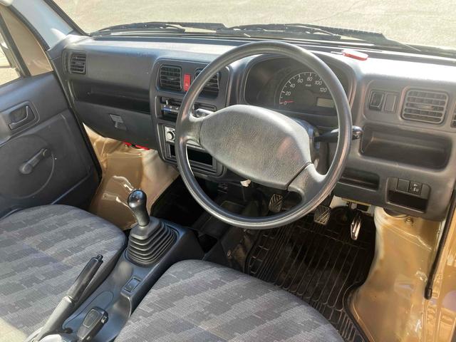 キャリイトラック 　４ＷＤ　ＭＴ　エアコン　カセット（14枚目）