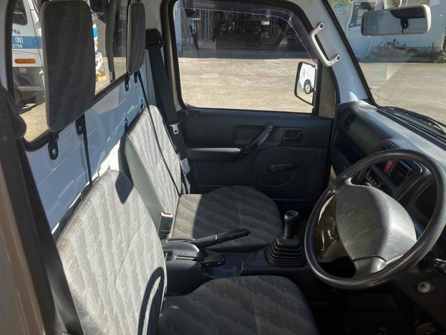 キャリイトラック 　４ＷＤ　ＭＴ　エアコン　カセット（17枚目）