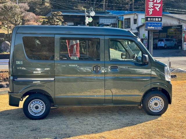 エブリイ ＰＡリミテッド　ＣＶＴ　衝突被害軽減　クリアランスソナー　レーンアシスト　両側スライドドア　キーレス　アイドリングストップ　オートライト　盗難防止　ＡＢＳ　ＥＳＣ　エアコン　パワステ　パワーウィンド　運転席エアバッグ（4枚目）