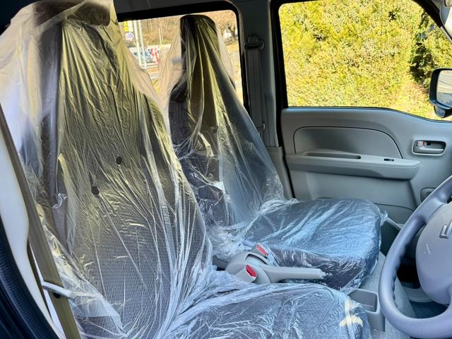 エブリイ ＰＡリミテッド　ＣＶＴ　衝突被害軽減　クリアランスソナー　レーンアシスト　両側スライドドア　キーレス　アイドリングストップ　オートライト　盗難防止　ＡＢＳ　ＥＳＣ　エアコン　パワステ　パワーウィンド　運転席エアバッグ（13枚目）