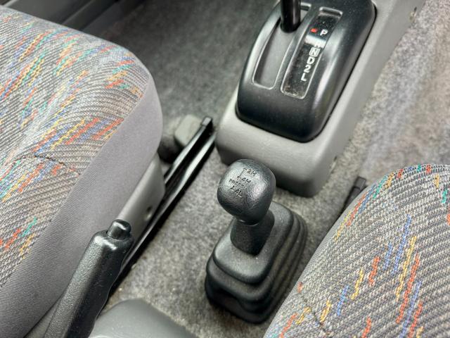 ジムニー ＸＣ　パートタイム４ＷＤ　タイミングチェーン　キーレス　パワステ　パワーウィンド　エアコン　フルフラット（12枚目）
