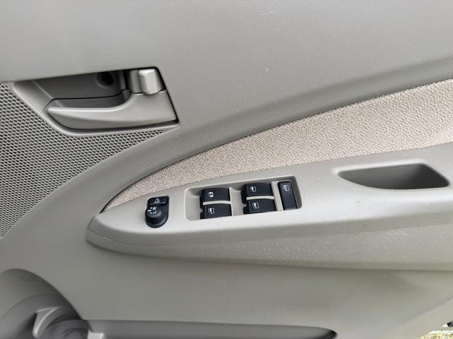 ステラ Ｌ　４ＷＤ　ＡＢＳ　Ｗエアバッグ　衝突安全ボディ　盗難防止システム　ベンチシート　エアコン　パワーステアリング　パワーウィンドウ　キーレス　アイドルストップ（17枚目）