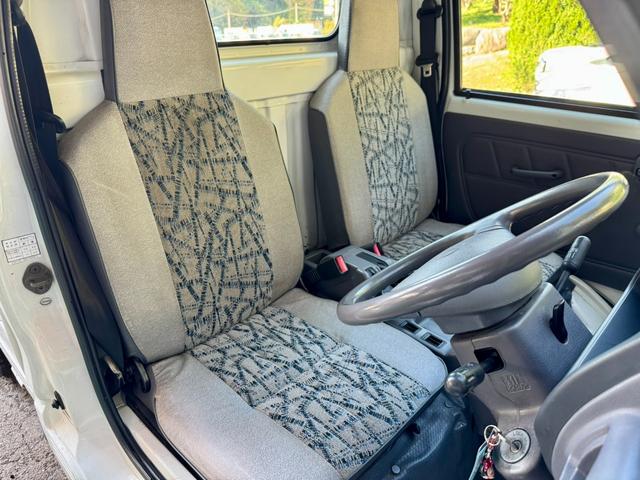 ミニキャブトラック VXスペシャルエディション パートタイム4WD(HI/LO) エアコン・パワステ 専用ホワイトスチールホイール フォグランプ(13枚目)